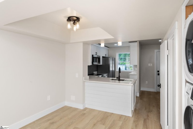 Property image 3 at 2530 E North Street, Greenville, SC 29615-1441