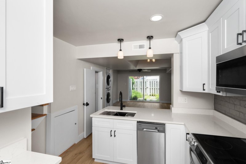 Property image 5 at 2530 E North Street, Greenville, SC 29615-1441