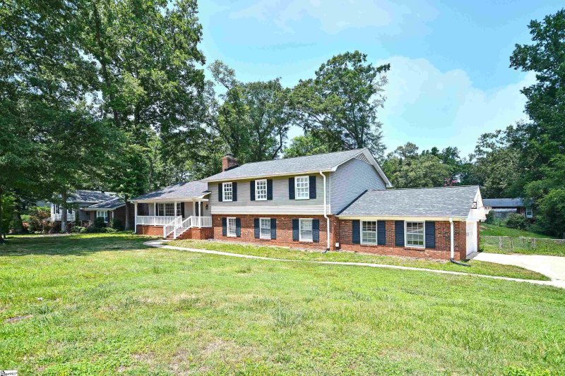 Property image 2 at 5 Donington Drive, Greenville, SC 29615
