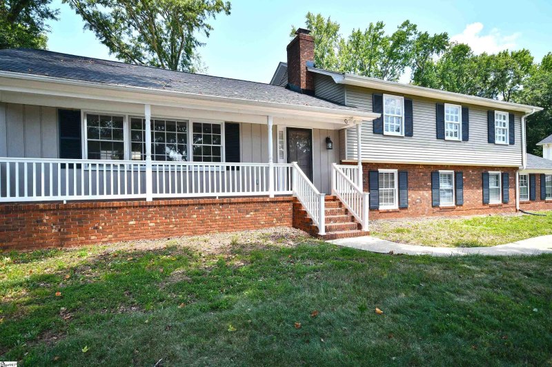 Property image 3 at 5 Donington Drive, Greenville, SC 29615