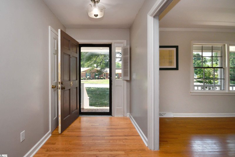 Property image 5 at 5 Donington Drive, Greenville, SC 29615