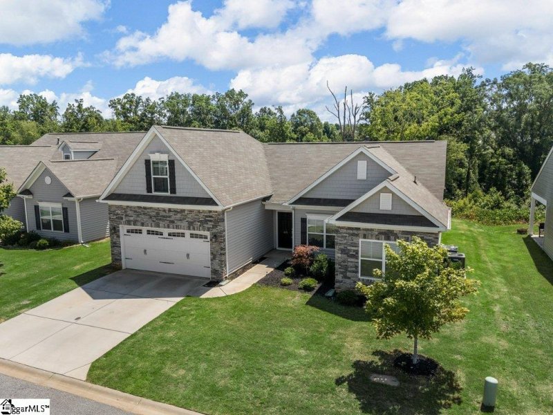 Property image 3 at 415 Balvenie Drive, Greenville, SC 29607