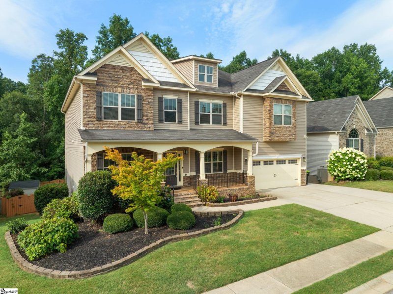 Property image 2 at 132 Creek Shoals Drive, Simpsonville, SC 29681