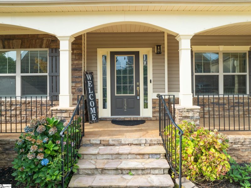 Property image 4 at 132 Creek Shoals Drive, Simpsonville, SC 29681