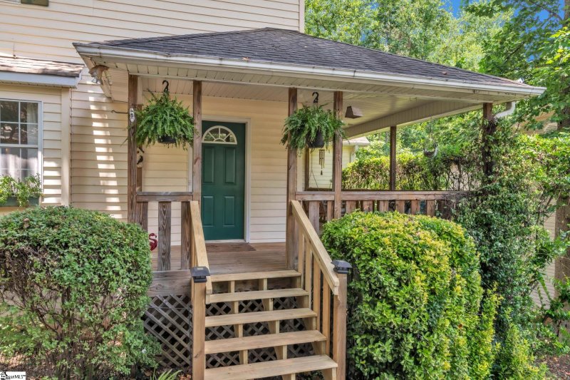 Property image 2 of 1221 Winding Way in Peppertree, Taylors, SC 29687