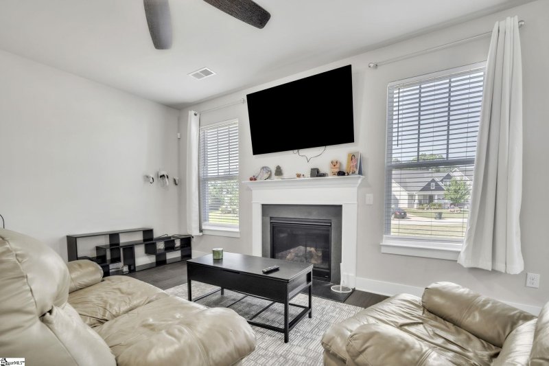 Property image 3 of 409 Merkel Drive in Creekside Manor, Greer, SC 29651