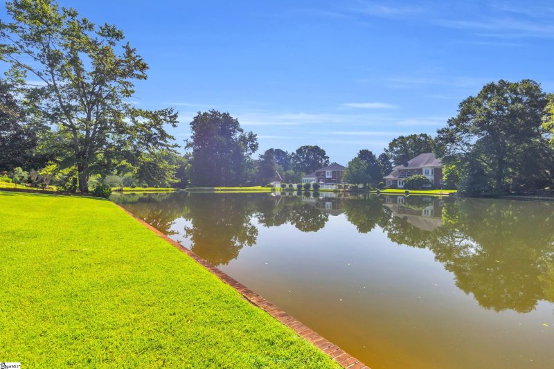 Property image 2 at 107 Four Lakes Drive, Easley, SC 29642-3305