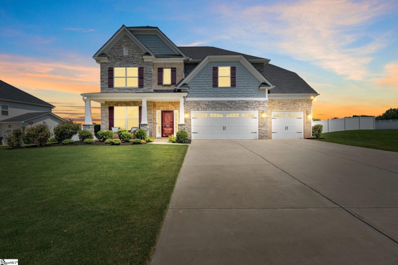 Property image 2 at 200 Spring Garden Way, Simpsonville, SC 29681