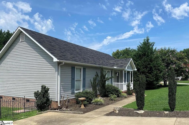 Property image 3 of 448 Timberview Lane in Dunwoody Oaks, Simpsonville, SC 29681