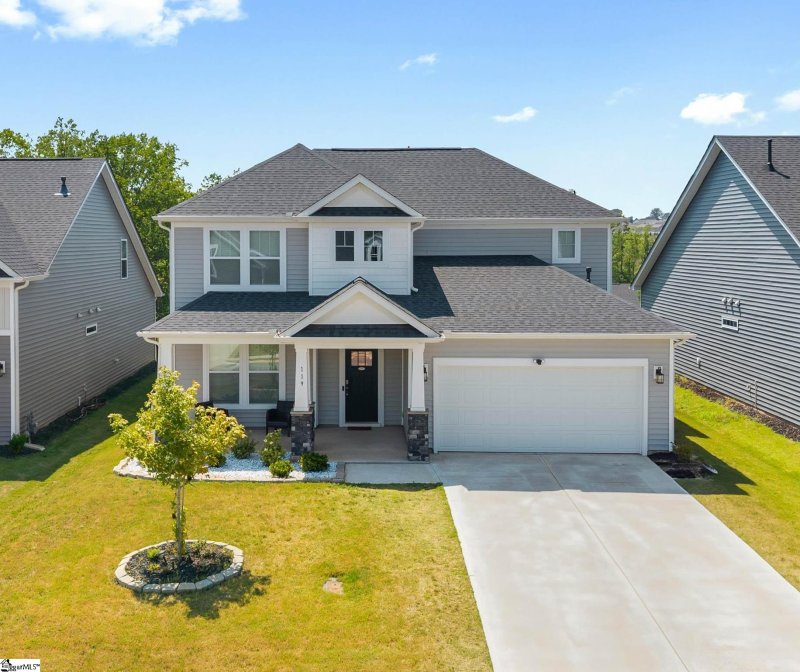 Livingston Park, Easley Community