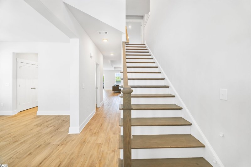 Property image 4 of 119 Whitman Way in Livingston Park, Easley, SC 29642