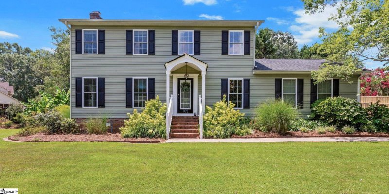 105 Williamsburg Drive