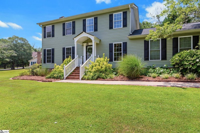 Property image 2 at 105 Williamsburg Drive, Greer, SC 29651