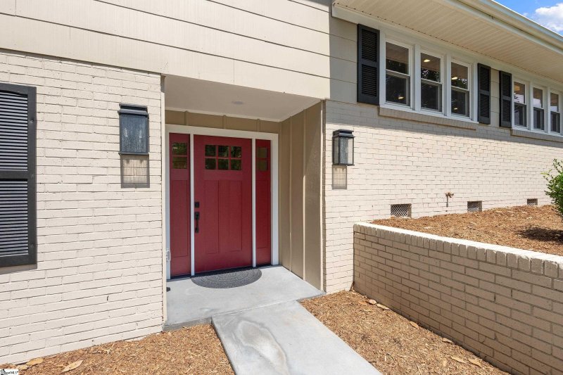 Property image 2 of 101 Lancaster Lane in Belle Meade, Greenville, SC 29605