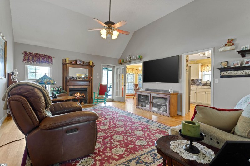 Property image 3 at 314 War Emblem Drive, Boiling Springs, SC 29316