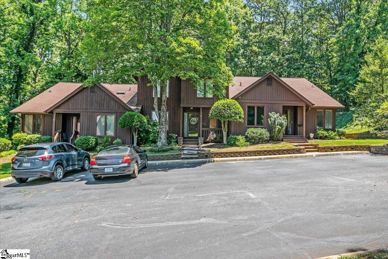 Property image 3 at 25 Creekside Way, Greenville, SC 29609