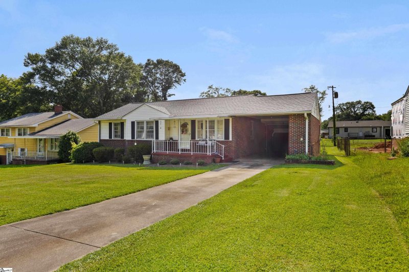 Property image 3 at 26 Farmington Road, Greenville, SC 29605