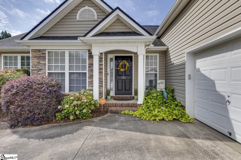 Property image 3 at 305 Plamondon Drive, Simpsonville, SC 29680