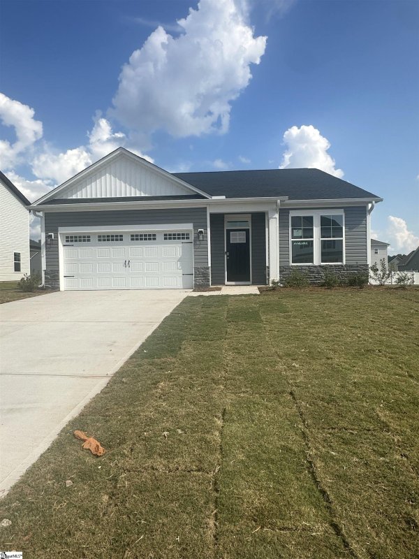 Property image 3 of 919 Gibbons Street in Shiloh Trail, Wellford, SC 29385