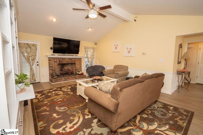 Property image 4 at 1 Tearose Lane, Simpsonville, SC 29681