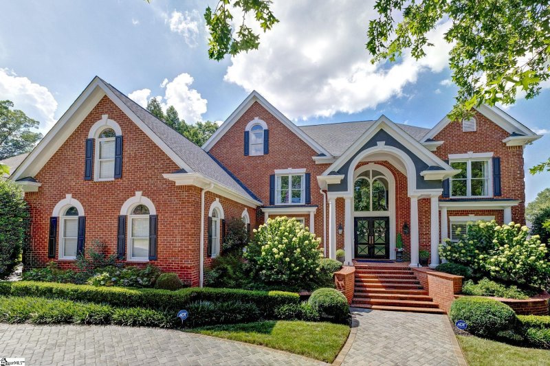 12 Baronne Court