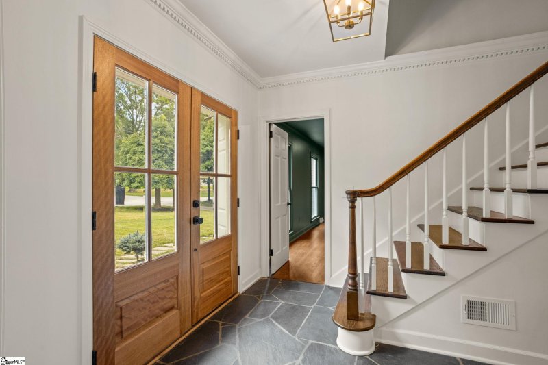 Property image 5 at 8 Hearthstone Lane, Greenville, SC 29615