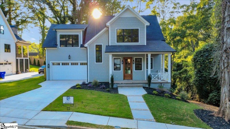 219 W Hillcrest Drive