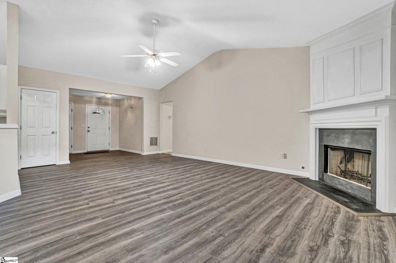 Property image 3 at 300 Turnbridge Trail, Simpsonville, SC 29680