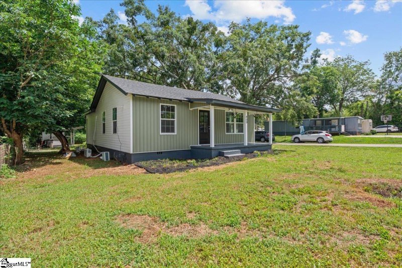 Property image 2 at 400 Palmetto Avenue, Greenville, SC 29611