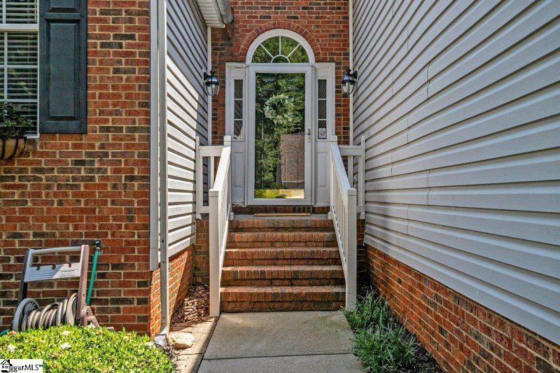 Property image 3 of 104 Stream Run Court in Northcliff, Greenville, SC 29617