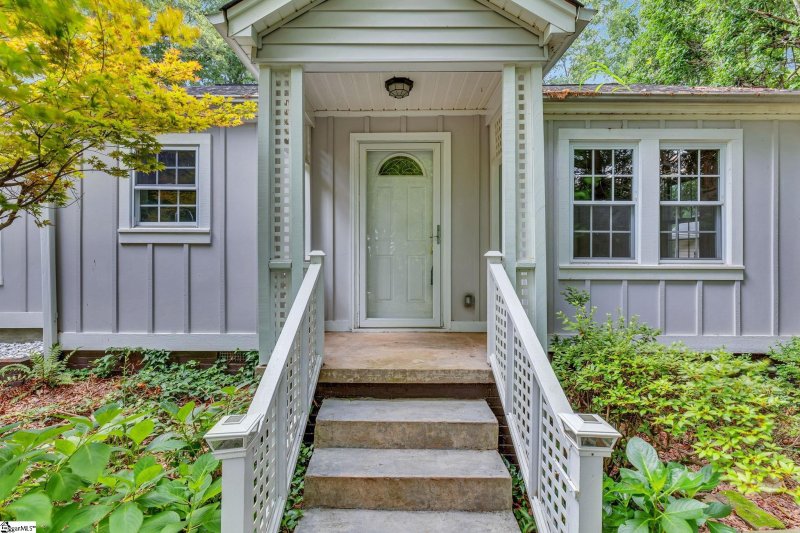Property image 2 of 14 Dixie Avenue in Overbrook, Greenville, SC 29607-1420