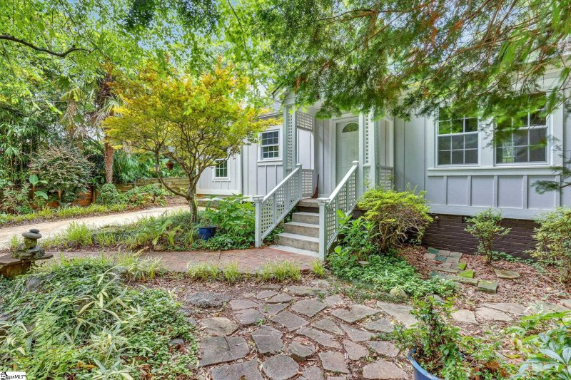 Property image 3 of 14 Dixie Avenue in Overbrook, Greenville, SC 29607-1420