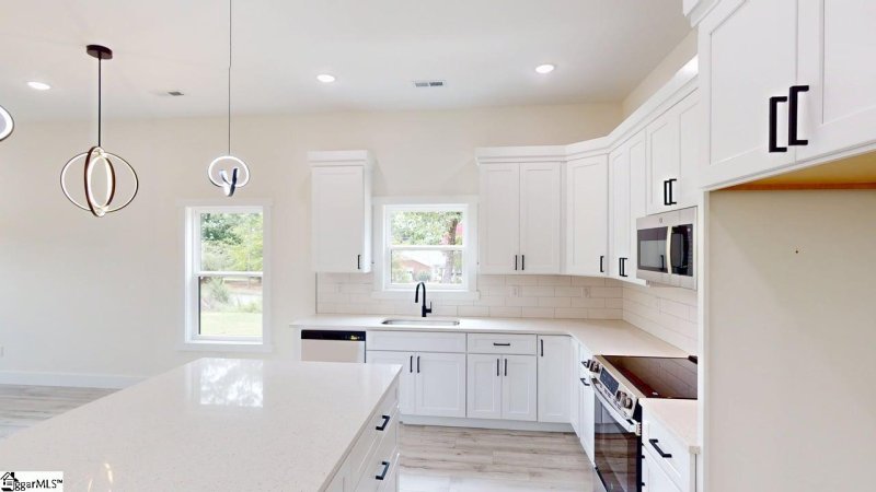 Property image 3 at 1032 S November Drive, Boiling Springs, SC 29316