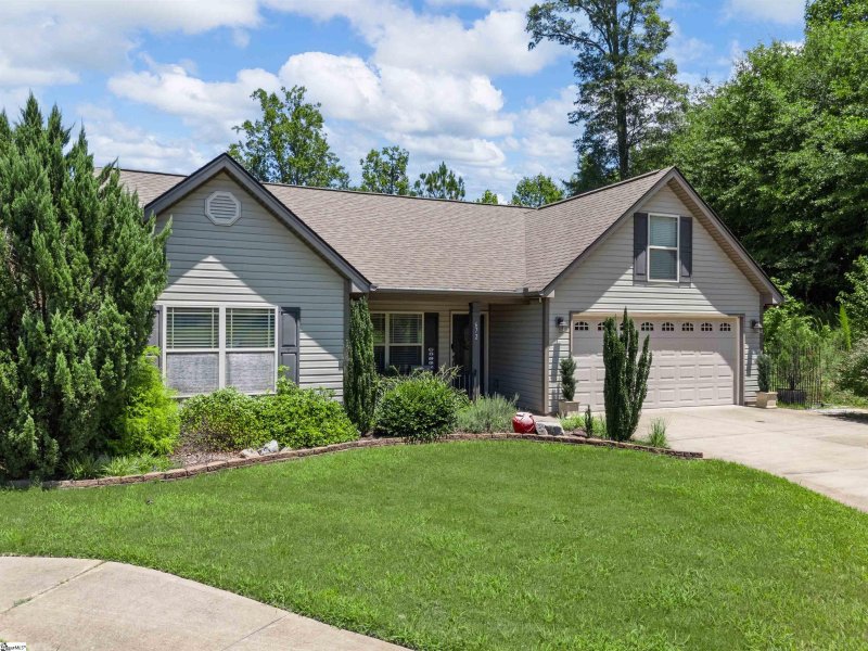 Property image 2 at 672 Chastine Drive, Spartanburg, SC 29301