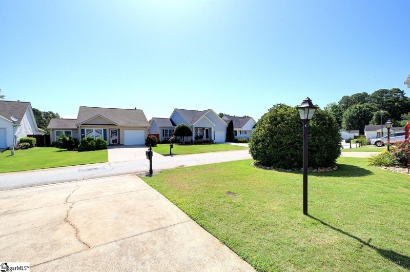 Property image 5 at 108 Baldwin Place, Easley, SC 29642