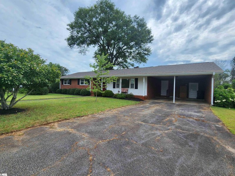 Property image 4 of 102 James Street in Botany Park, Easley, SC 29642