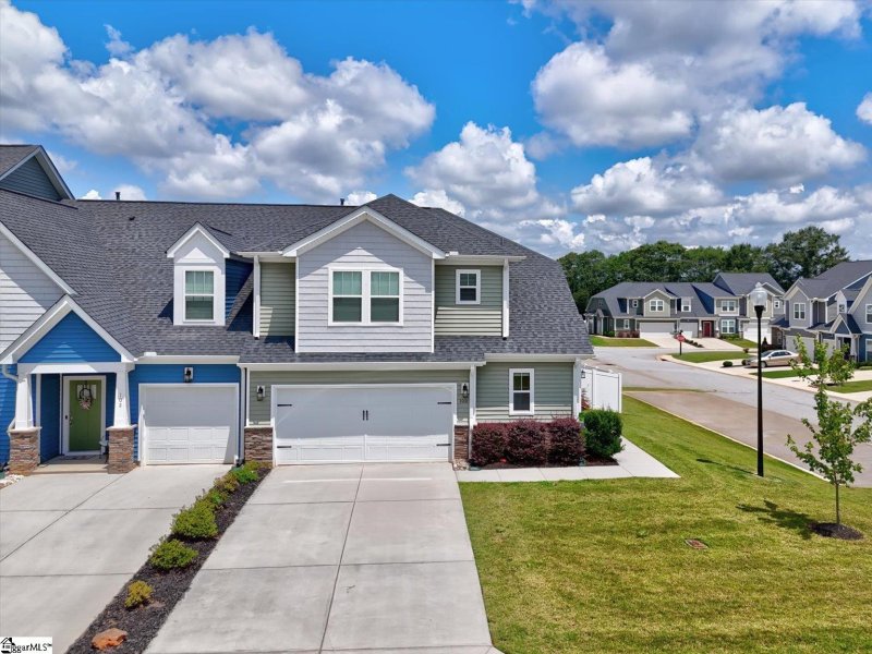 Property image 2 of 100 Greensdale Lane in Sheffield Village, Easley, SC 29642