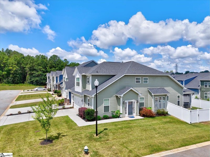 Property image 3 of 100 Greensdale Lane in Sheffield Village, Easley, SC 29642