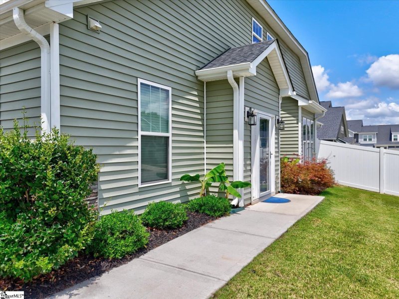Property image 4 of 100 Greensdale Lane in Sheffield Village, Easley, SC 29642
