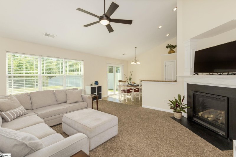 Property image 3 at 201 Engelmann Lane, Simpsonville, SC 29680