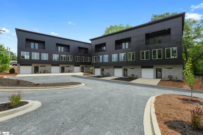 Property image 5 of 100 Textile Court in Easley Mill, Easley, SC 29640