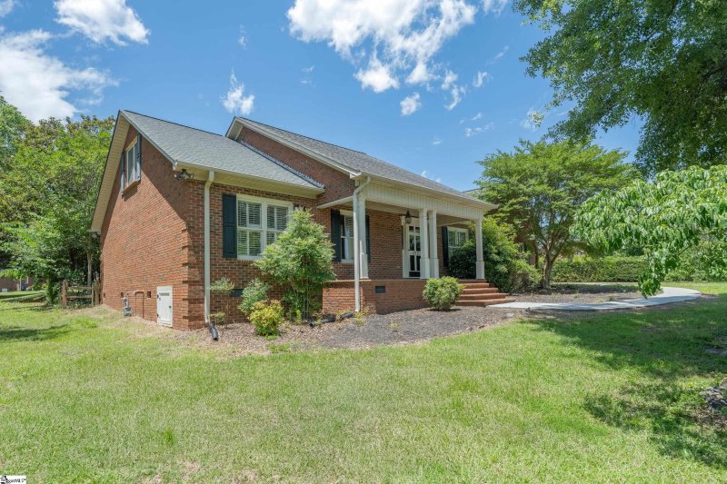 Property image 3 at 322 N Rutherford Road, Greer, SC 29651