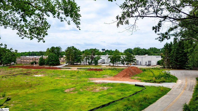 Property image 2 at 203 Ponders Ray Lane, Greenville, SC 29615-4607