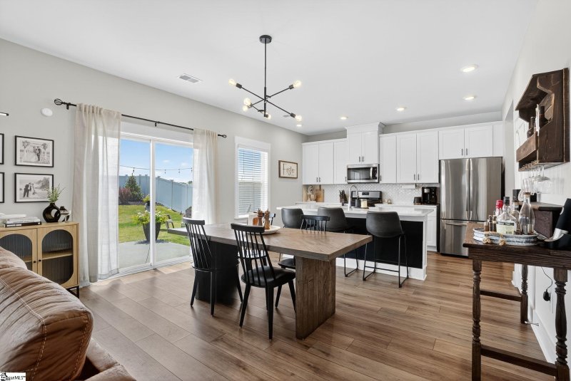 Property image 3 at 10 Shorncliffe Road, Simpsonville, SC 29680