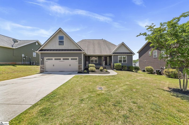 Property image 2 at 122 Corinth Drive, Piedmont, SC 29673