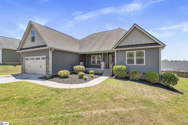 Property image 3 at 122 Corinth Drive, Piedmont, SC 29673