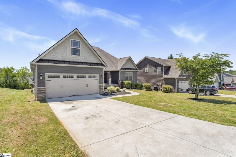 Property image 4 at 122 Corinth Drive, Piedmont, SC 29673