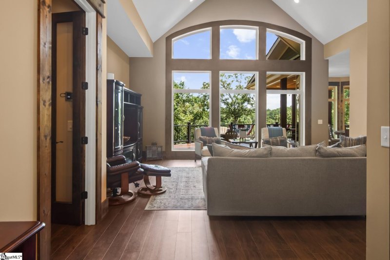 Property image 4 of 308 Treetops Drive in Waterford Pointe, Seneca, SC 29672