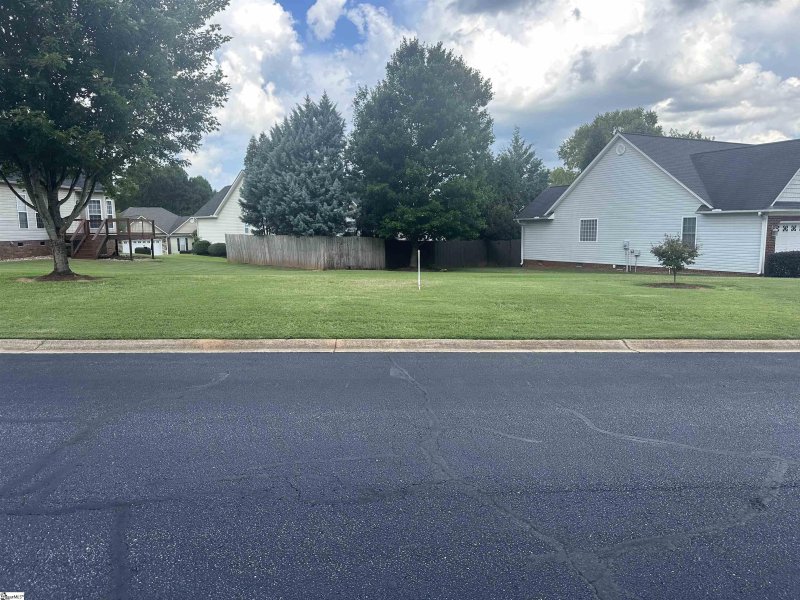 Property image 2 at 915 Thunder Gulch Drive, Boiling Springs, SC 29316