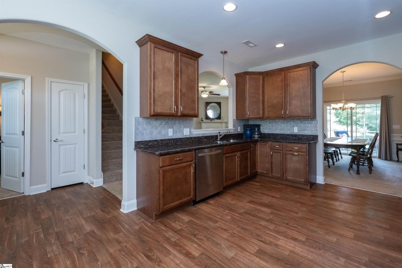 Property image 4 of 521 Turning Leaf Lane in Amber Oaks, Greer, SC 29651